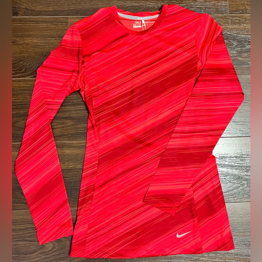 Women’s Nike Golf Tour Performance Dri-Fit Long Sleeve (NWT)